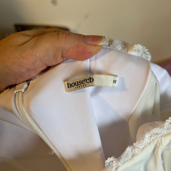 NWOT House of CB MATILDA Of WHITE PUFF SLEEVE CORSET DRESS - Picture 6 of 13